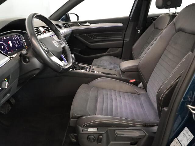 Volkswagen PASSAT 1.4 TSI PHEV GTE Business 218 pk Automaat (DSG) | Navigatie | Panoramadak | Parkeersensoren (Park assist) | Achteruitrijcamera | Matrix LED koplampen | Stoelverwarming |