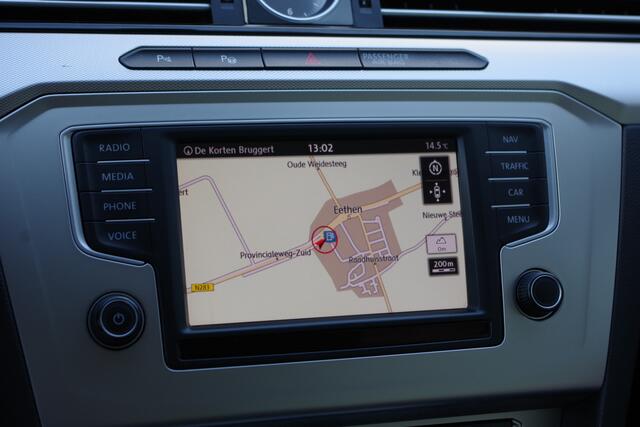 Volkswagen PASSAT Variant 1.4 TSI 126 PK Comfortline Business, Trekhaak, Massage, Adap. Cruise Control, Stoelverwarming