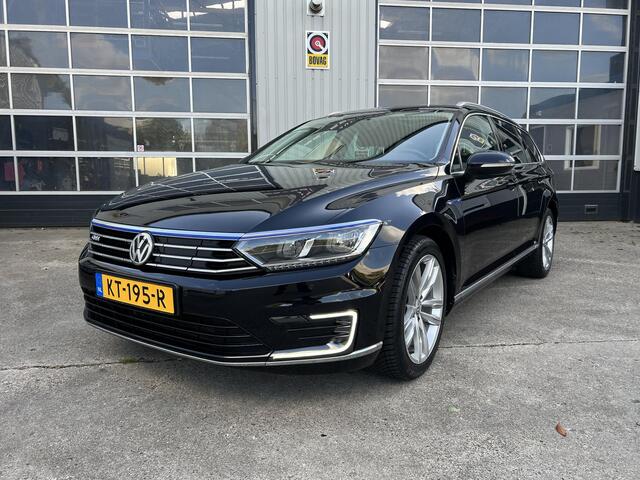 Volkswagen PASSAT Variant 1.4 TSI GTE Connected Series Plus PANO-DAK Trekhaak Stoelverw.
