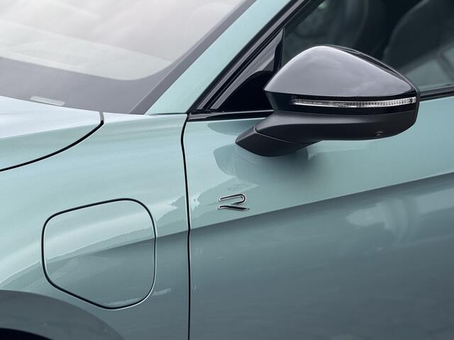 Volkswagen PASSAT Variant 1.5 eHybrid R-Line Edition 272pk | HUD | Pano | Trekhaak