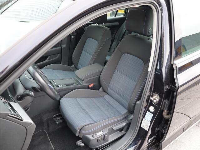 Volkswagen PASSAT Variant GTE 1.4 TSI PHEV 218PK | Panodak | Virtual | Keyless | Camera | Trekhaak | Stoel&Stuurverwarming |