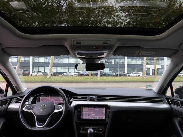 Volkswagen PASSAT Variant GTE 1.4 TSI PHEV 218PK | Panodak | Virtual | Keyless | Camera | Trekhaak | Stoel&Stuurverwarming |