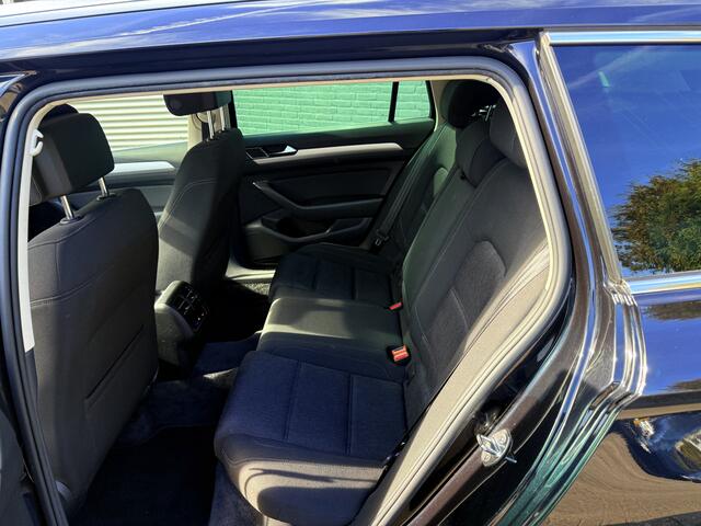 Volkswagen PASSAT Variant 1.6 TDI Connected Series Bj 2016 Navi,Cruise,Clima,18inch Dealer onderhouden