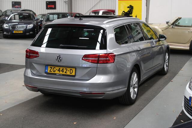 Volkswagen PASSAT Variant 1.5 TSI Highline Panoramadak, Navigatie, Airco, Trekhaak, Stuurbekrachtiging