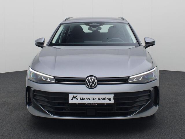 Volkswagen PASSAT Variant 1.5eTSI/150PK DSG · Navigatie · Stoel-& stuurverwarming · Apple/Android Car Play · Garantie tot juni 2026