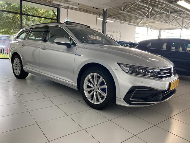 Volkswagen PASSAT Variant 1.4 TSI PHEV GTE Business Panodak/ Trekhaak / apple carplay / adaptive cruise / Navigatie / Massage stoel