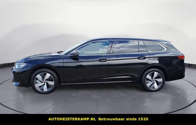 Volkswagen PASSAT Variant 2.0 TDI 150 PK Automaat Panorama-Schuifdak Massage ACC Trekhaak LED