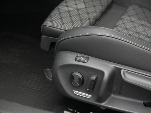 Volkswagen PASSAT Variant 1.5 eHybrid 272 pk DSG R-Line Edition | IQ Light | Harman Kardon sound | Head-up Display | Black Style | 19 inch