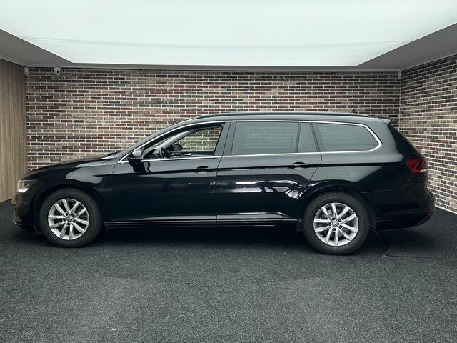 Volkswagen PASSAT Variant 1.5 TSI Comfort Business Trekhaak Elektrische stoelen Dealer Ondrh