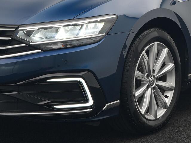 Volkswagen PASSAT Variant 1.4 TSI PHEV GTE Business Plug In Hyrbid 218pk Dealer O.H PHEV | Panodak | Adaptive Cruise | Alcantara Sportstoelen Massage & Verwarmd | Apple Carplay | Camera | Virtual | Navigatie | Keyless | Blis | DAB |