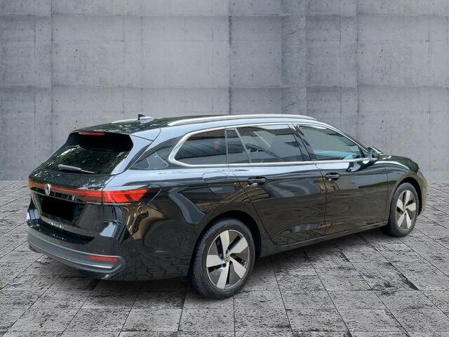 Volkswagen PASSAT Variant 2.0 TDI 150 PK DSG ACC Trekhaak Massage LED 360 Camera