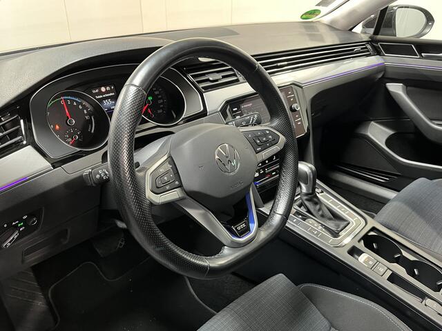 Volkswagen PASSAT Variant 1.4 TSI PHEV GTE Business / AUTOMAAT/ PANO/ ADAPT. CRUISE/ DAB/ NAVI/ CLIMA/ PARK. SENSOREN + CAMERA/ 17" LMV/ LED/ STOEL-STUUR VERWARM.