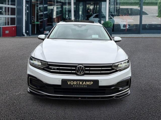 Volkswagen PASSAT 1.4 TSI DSG GTE PANO-DAK/TREKHAAK/CAMERA/NAVI/CARPLAY/HUD/ACC/E-KLEP