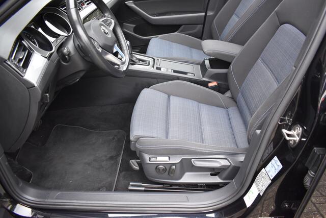 Volkswagen PASSAT Variant 1.4 TSI PHEV GTE Business Automaat / Pano schuifdak / Trekhaak / Keyless / Navi / PDC + Camera