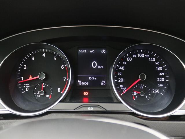 Volkswagen PASSAT Variant 1.4 TSI ACT Comfortline Business 150PK Trekhaak, Clima, PDC voor + achter, Navi, Stoelverwarming, 17" LM Velgen, Adaptieve Cruise Control