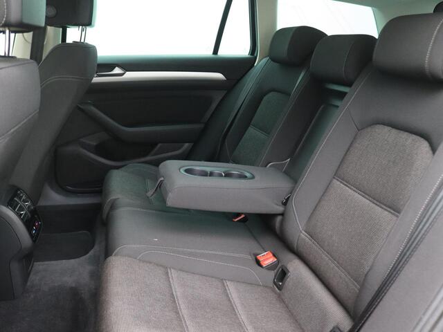 Volkswagen PASSAT Variant 1.4 TSI ACT Comfortline Business 150PK Trekhaak, Clima, PDC voor + achter, Navi, Stoelverwarming, 17" LM Velgen, Adaptieve Cruise Control