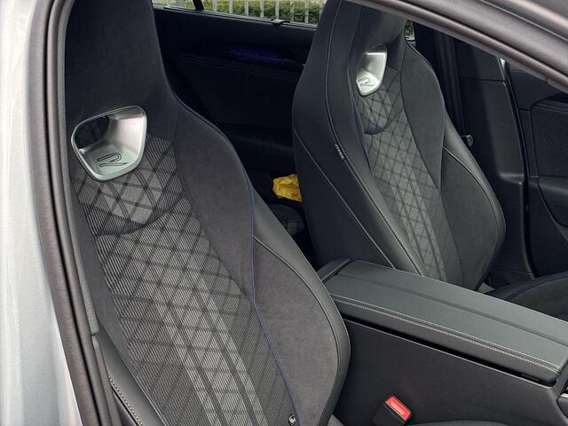 Volkswagen PASSAT Variant 1.5 eHybrid R-Line Edition Panoramadak · Harman & Kardon · Trekhaak · Head-up display