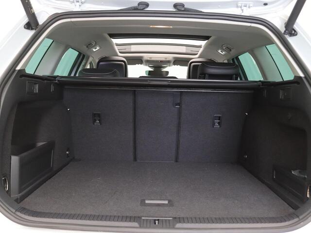 Volkswagen PASSAT Variant 1.4 TSI PHEV GTE Business 218PK DSG Pano-Schuifdak, Adaptieve Cruise Controle, 360gr. Camera, Elektr. Achterklep, Digital Cockpit, Stoel-stuurverwarming, Keyless, 17" LM Velgen