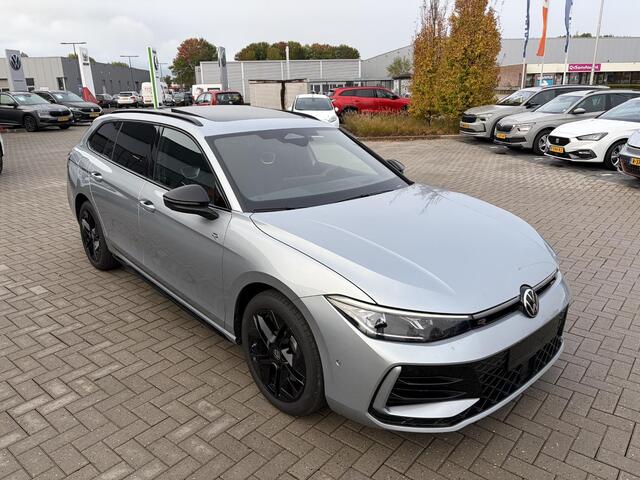 Volkswagen PASSAT Variant 1.5 eHybrid 272 Pk Automaat R-Line Edition | Trekhaak | 360° Camera | Panoramadak | Digitale Cockpit | Sporstoelen | Adaptive Cruise | Head-up | Carplay | 18 Inch | 13.658 Km!!