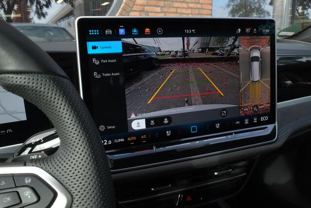 Volkswagen PASSAT Variant 1.5 eHybrid 272pk R-Line Edition Trekhaak, 360° Camera, Headup display