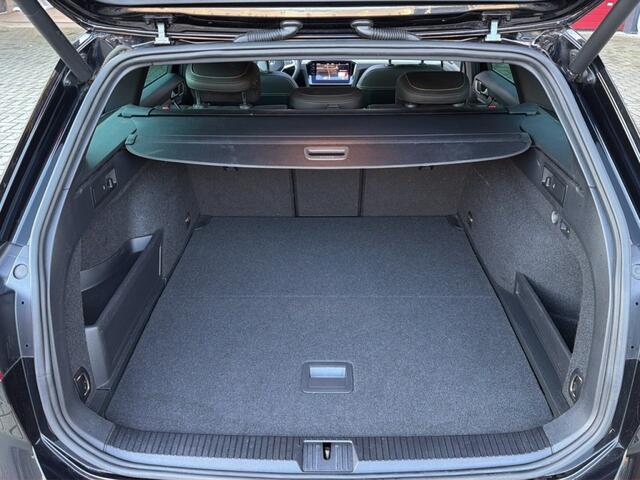 Volkswagen PASSAT 1.4 TSI DSG GTE PANO-DAK/CAMERA/TREKHAAK/MEMORY/NAVI/CARPLAY/ACC