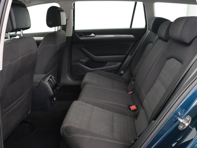 Volkswagen PASSAT 1.5 TSI Business | Stoelverwarming | Carplay | Trekhaak | Camera | Virtual Cockpit | Navigatie | Smartphone Entry | Adaptive cruise | Full LED