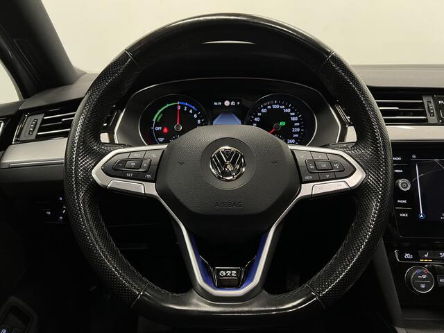 Volkswagen PASSAT Variant 1.4 TSI PHEV GTE Business | NAVI | PANO | TREKHAAK | HUD |