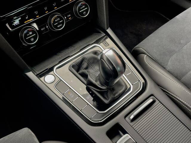 Volkswagen PASSAT 1.5 TSI AUT7 ELEGANCE R-LINE 112D.KM! LEDER NAVI CAMERA DIGI-DASH APPLE-CARPLAY LED LMV PDC