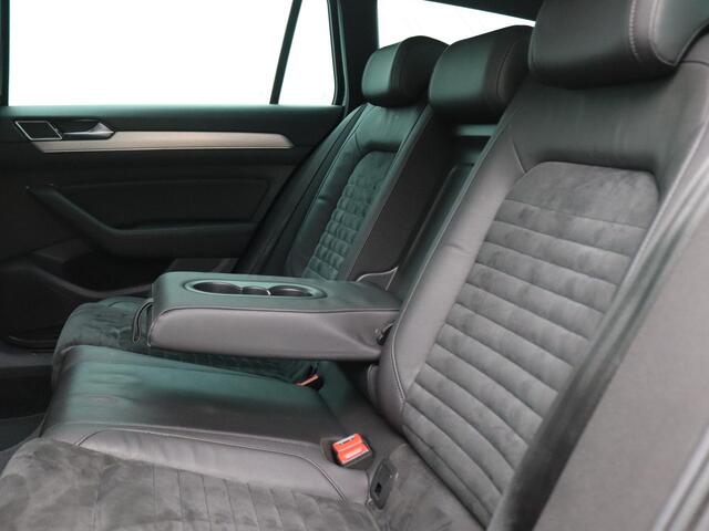 Volkswagen PASSAT Variant 1.4 TSI ACT Highline Business R 150PK DSG Virtual Cockpit, Trekhaak, 18" LM Velgen, Achteruitrijcamera, Navi Discover Pro, Adaptieve Cruise Controle, Clima