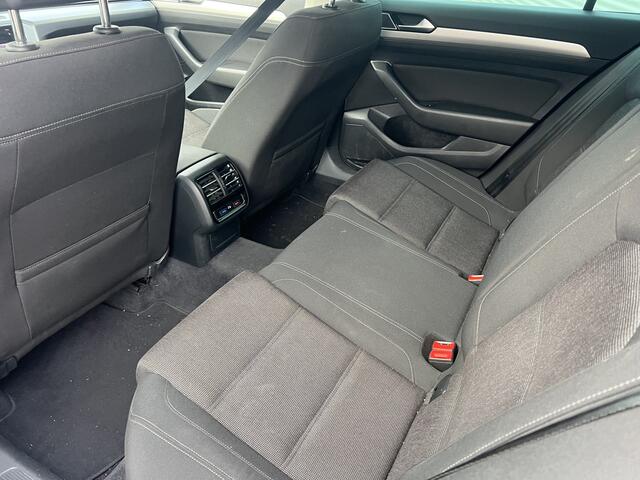 Volkswagen PASSAT Variant 1.4 TSI ACT Highline Business R | Nieuw Binnen! | Automaat | Virtual dash | APK 01-09-2026