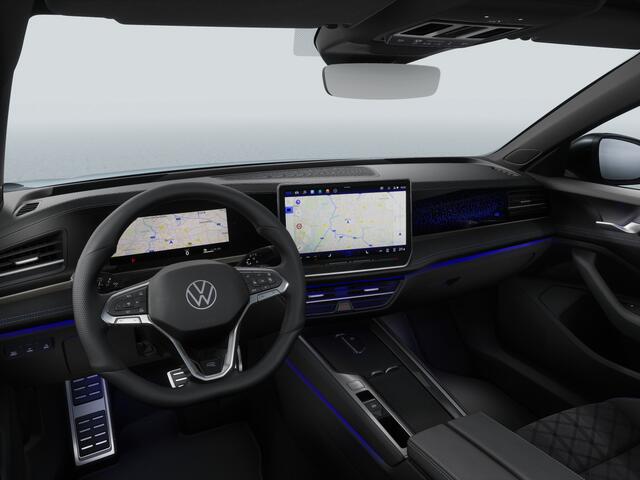 Volkswagen PASSAT R-Line Edition 1.5 eHybrid 204 PK | Panoramadak | Trekhaak | 360 Camera | Sportstoelen | Stoel- & Stuurverwarming |
