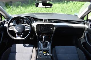 volkswagen-passat-variant-gte-218pk