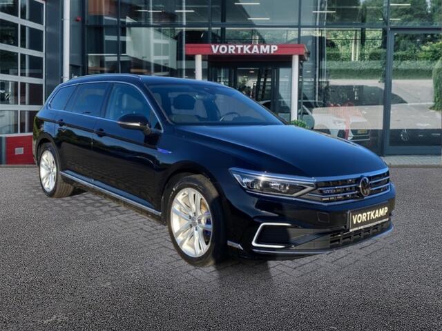 Volkswagen PASSAT 1.4 TSI DSG GTE TREKHAAK/CAMERA/NAVI/ACC/E-KLEP/STOELVERW