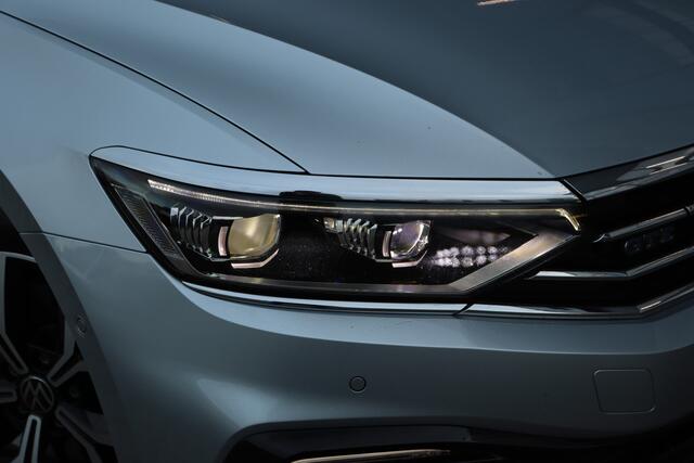 Volkswagen PASSAT Variant 1.4 TSI PHEV GTE Business | Pano | Trekhaak | Camera |