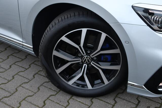 Volkswagen PASSAT Variant 1.4 TSI PHEV GTE Business | Pano | Trekhaak | Camera |
