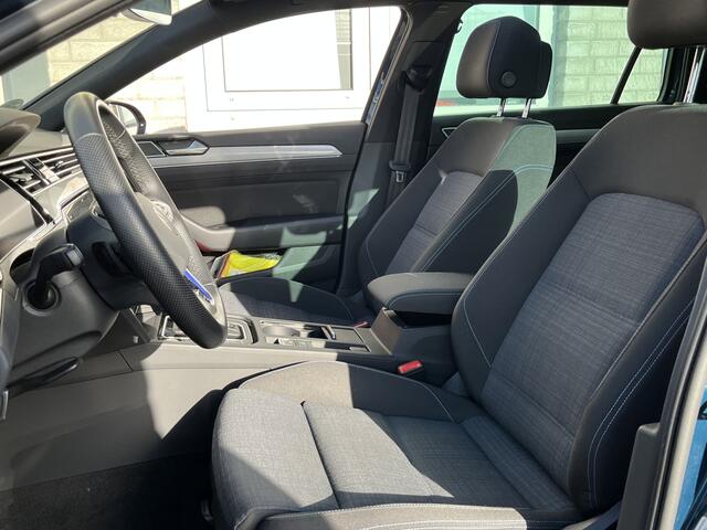 Volkswagen PASSAT Variant 1.4 TSI PHEV GTE Business / AUTOMAAT/ PANO/ ELEKTR. TREKHAAK/ APP-CONNECT/ DIGITAL DASH/ ADAPT. CRUISE/ RIJ-MODI/ STOEL-STUUR VERWARM./ LED