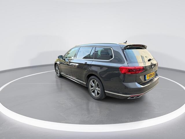 Volkswagen PASSAT Variant 1.5 TSI 150pk DSG R-Line Business + · Panoramadak · Camera · Matrix LED · Keyless · Stoelverwarming · Active Info Display · Garantie t/m 11-07-2027 of 100.000km
