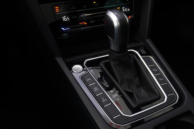 Volkswagen PASSAT Variant 1.4 TSI PHEV GTE Business | Nappa Leder | Pano | Trekhaak | Camera | Navi | Head-up | ACC | 18"