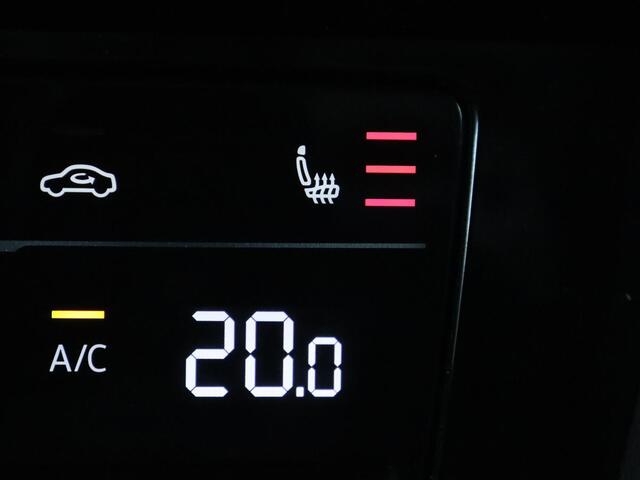 Volkswagen PASSAT 1.4 TSI PHEV GTE | Trekhaak | Stoelverwarming | Massage | Camera | Carplay | Adaptive cruise | Side Assist | Matrix LED | Navigatie | Parkeerhulp | Plug In