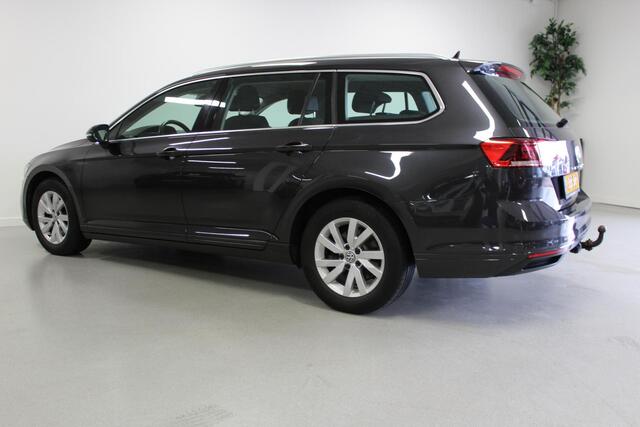 Volkswagen PASSAT Variant 1.6 TDI Comfort Business | TREKHAAK | PDC-V/A | ACC | DAB-RADIO | NAVIGATIE | LED | CARPLAY | E-KLEP |