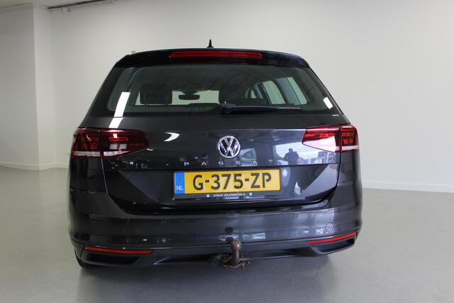 Volkswagen PASSAT Variant 1.6 TDI Comfort Business | TREKHAAK | PDC-V/A | ACC | DAB-RADIO | NAVIGATIE | LED | CARPLAY | E-KLEP |