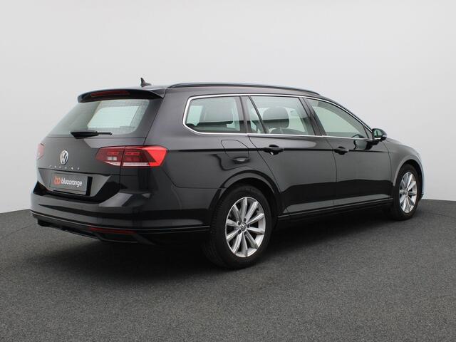 Volkswagen PASSAT Variant 1.5 TSI Comfort Business 150PK DSG Achteruitrijcamera, Navi, Stoelverwarming, Clima, Adaptieve Cruise Controle, 17" LM Velgen