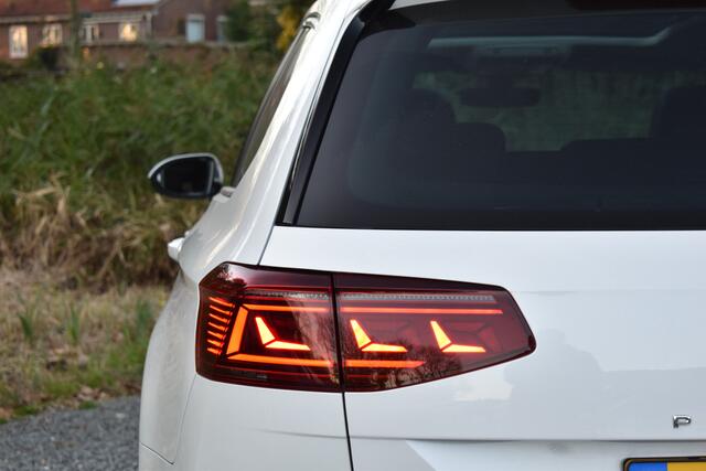 Volkswagen PASSAT Variant 218PK DSG HYBRID GTE BUSINESS TREKHAAK/LEDER/IQ-LIGHT/PANORAMADAK