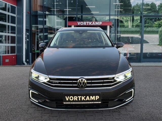 Volkswagen PASSAT 1.4 TSI DSG GTE TREKHAAK/CAMERA/NAVI/ACC/STOELVERW/E-KLEP