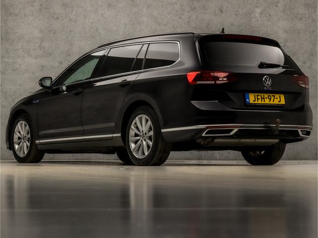 Volkswagen PASSAT Variant 1.4 TSI PHEV GTE 218Pk Automaat (VIRTUAL COCKPIT, GROOT NAVI, TREKHAAK, STOELVERWARMING, CAMERA, KEYLESS, SPORTSTOELEN, GETINT GLAS, ELEK ACHTERKLEP, NIEUWSTAAT)