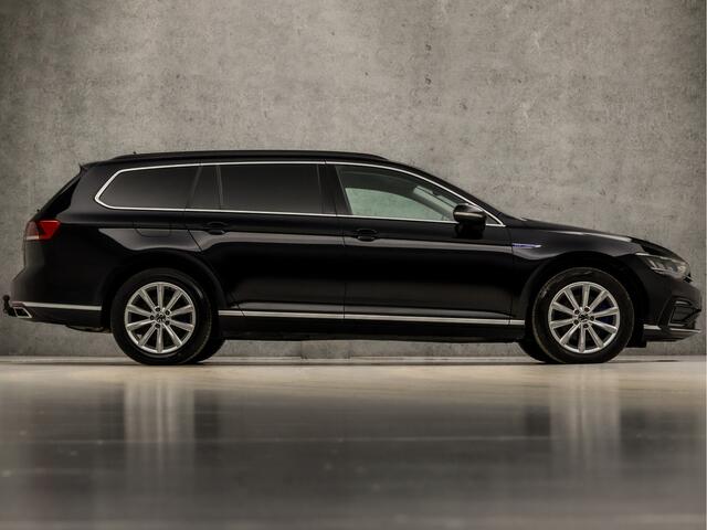 Volkswagen PASSAT Variant 1.4 TSI PHEV GTE 218Pk Automaat (VIRTUAL COCKPIT, GROOT NAVI, TREKHAAK, STOELVERWARMING, CAMERA, KEYLESS, SPORTSTOELEN, GETINT GLAS, ELEK ACHTERKLEP, NIEUWSTAAT)