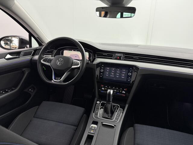 Volkswagen PASSAT 1.4 TSI PHEV GTE / Pano / Camera / Virtual / Massage