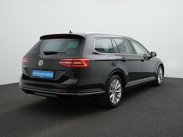 Volkswagen PASSAT Variant 1.5 TSI 150 pk DSG Highline Business | Achteruitrijcamera | Navigatie | Stoelverwarming | Leder/alcantara | Adaptive Cruise