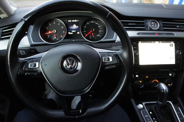 Volkswagen PASSAT 1,4 TSi ACT Highline DSG7 / Navigatie / Trekhaak