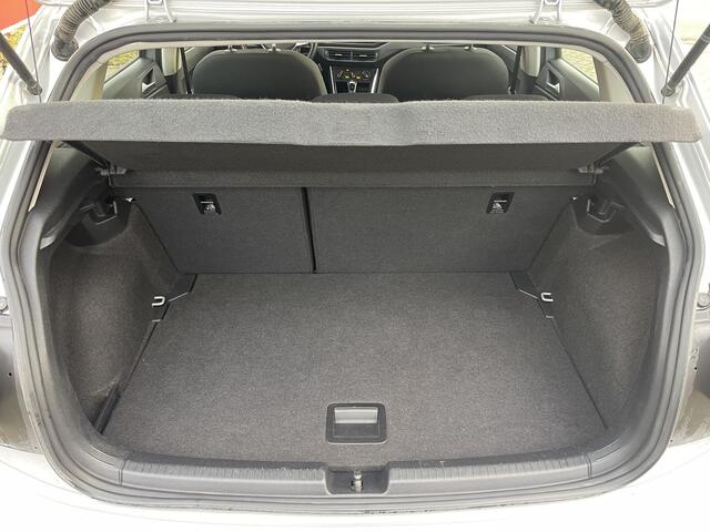 Volkswagen POLO 1.0 TSI Life 15"/Vitual cockpit/Stoelverwarming/PDC v+a/Apple Carplay & Android Auto/DAB/LED